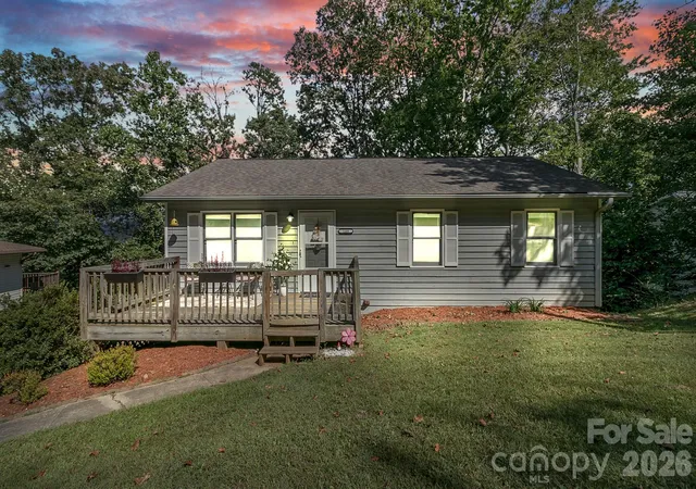 Photo 1 of Single family home for sale at 148 Stradley Mountain Rd, Asheville, NC 28806 | MLS# 4425491 | Listing updated on 2026-10-07