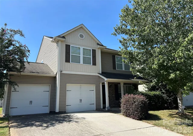 Single family home for sale at 2516 Impatien Dr, Charlotte, NC 28215 | MLS# 4425493
