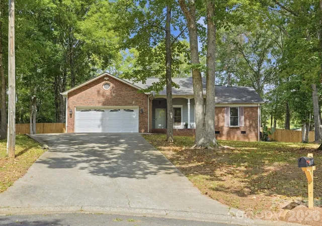 Photo 1 of Single family home for sale at 504 Birnamwood Ct, Fort Mill, SC 29715 | MLS# 4425499 | Listing updated on 2026-09-18