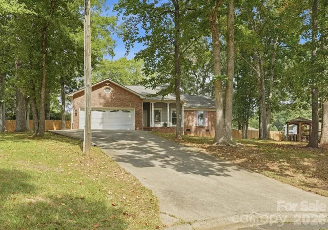 Photo 2 of Single family home for sale at 504 Birnamwood Ct, Fort Mill, SC 29715 | MLS# 4425499 | Listing updated on 2026-09-18