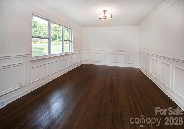 Photo 3 of Single family home for sale at 6400 Elmwood Cir, Charlotte, NC 28214 | MLS# 4425506 | Listing updated on 2026-09-26