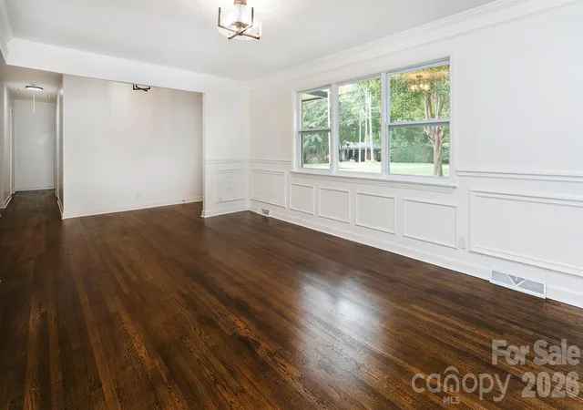 Photo 3 of Single family home for sale at 6400 Elmwood Cir, Charlotte, NC 28214 | MLS# 4425506 | Listing updated on 2026-09-26