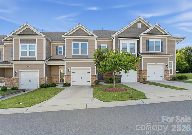 Photo 1 of Townhouse for sale at 8727 Harris Lake Ln, Charlotte, NC 28269 | MLS# 4425523 | Listing updated on 2026-10-16