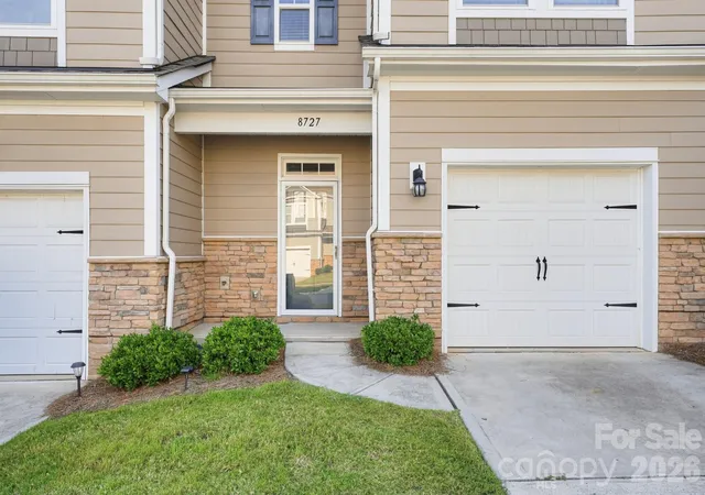 Photo 1 of Townhouse for sale at 8727 Harris Lake Ln, Charlotte, NC 28269 | MLS# 4425523 | Listing updated on 2026-10-16