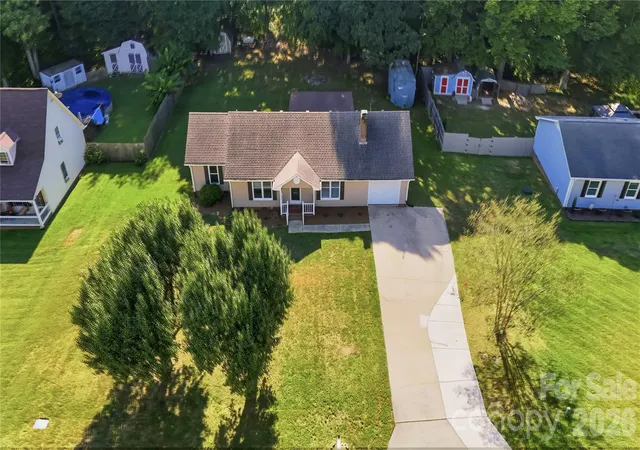 Photo 2 of Single family home for sale at 2326 Springwater Dr, Gastonia, NC 28056 | MLS# 4425551 | Listing updated on 2026-09-25