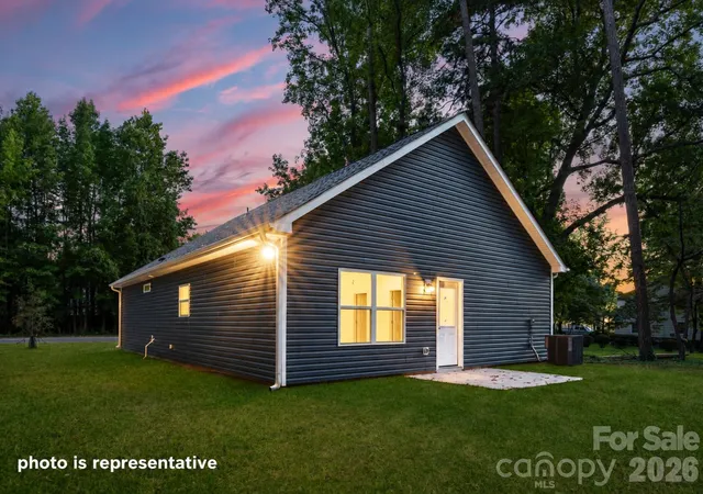 Photo 3 of Single family home for sale at 2712 Glendale Ave, Kannapolis, NC 28081 | MLS# 4425555 | Listing updated on 2026-10-09