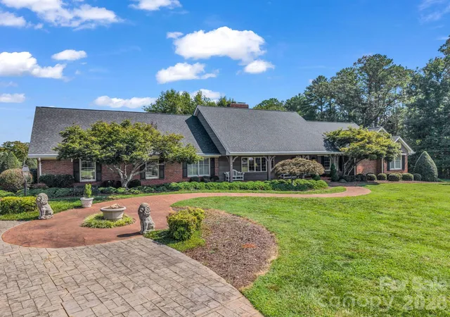 Photo 3 of Single family home for sale at 164 Brookfield Dr, Forest City, NC 28043 | MLS# 4425556 | Listing updated on 2026-09-21