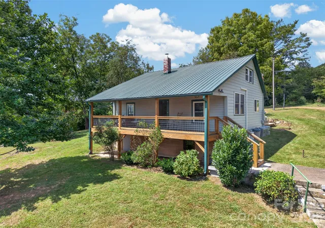 Photo 2 of Single family home for sale at 266 Starnes Cvs Rd, Candler, NC 28715 | MLS# 4425562 | Listing updated on 2026-09-24
