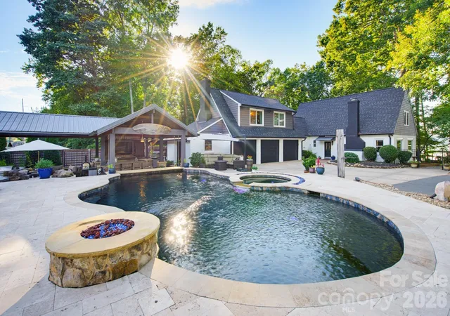 Photo 3 of Single family home for sale at 5401 Mountain Point Ln, Charlotte, NC 28216 | MLS# 4425572 | Listing updated on 2026-10-08