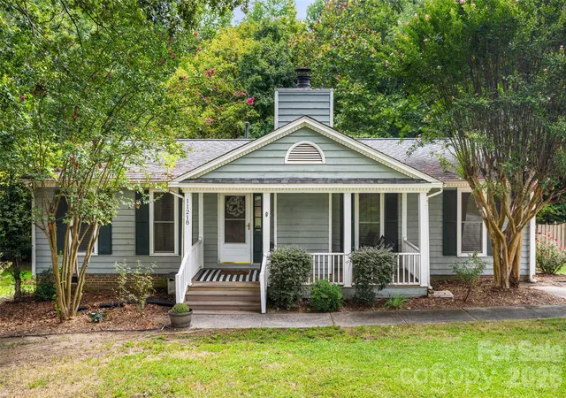 Photo 1 of Single family home for sale at 11218 Mallard Xing Dr, Charlotte, NC 28262 | MLS# 4425577 | Listing updated on 2026-09-19