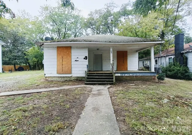 Photo 1 of Single family home for sale at 412 Clegg St, Shelby, NC 28150 | MLS# 4425584 | Listing updated on 2026-09-17