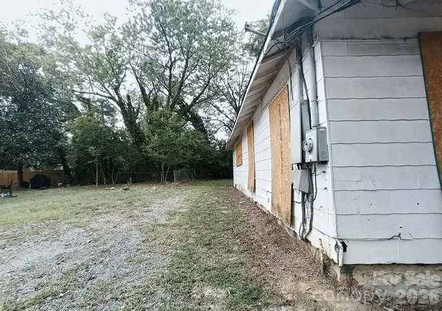 Photo 3 of Single family home for sale at 412 Clegg St, Shelby, NC 28150 | MLS# 4425584 | Listing updated on 2026-09-17