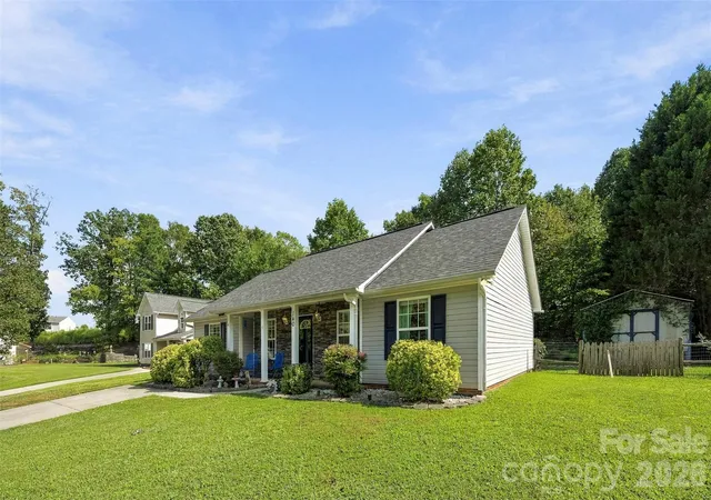 Photo 3 of Single family home for sale at 140 Addison Pl, Troutman, NC 28166 | MLS# 4425585 | Listing updated on 2026-10-07