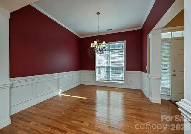 Photo 3 of Single family home for sale at 2715 Lakeview Cir, Matthews, NC 28105 | MLS# 4425587 | Listing updated on 2026-09-19