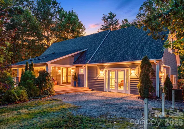 Photo 1 of Single family home for sale at 218 S Alta Vista Dr, Saluda, NC 28773 | MLS# 4425595 | Listing updated on 2026-09-21