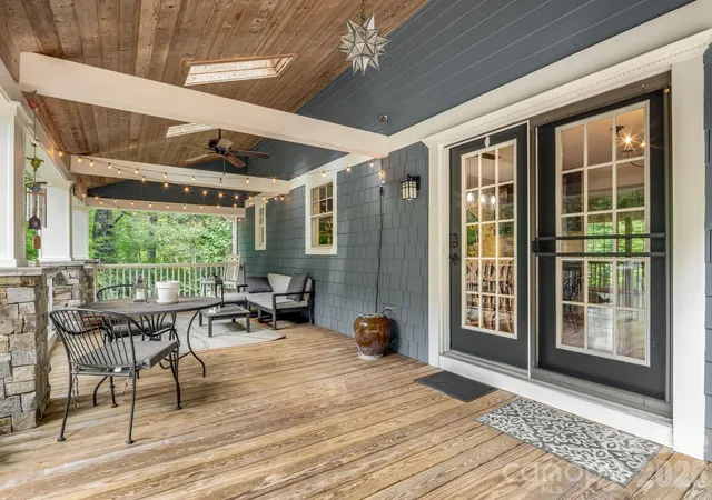 Photo 3 of Single family home for sale at 218 S Alta Vista Dr, Saluda, NC 28773 | MLS# 4425595 | Listing updated on 2026-09-21