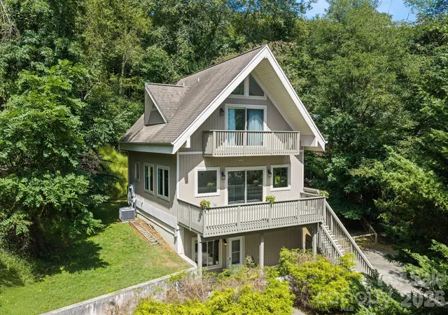 Photo 1 of Single family home for sale at 502 Queen St, Boone, NC 28607 | MLS# 4425596 | Listing updated on 2026-09-24