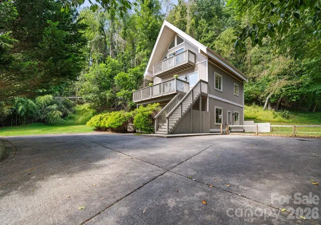 Photo 3 of Single family home for sale at 502 Queen St, Boone, NC 28607 | MLS# 4425596 | Listing updated on 2026-09-24