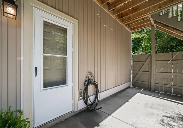 Photo 4 of Single family home for sale at 502 Queen St, Boone, NC 28607 | MLS# 4425596 | Listing updated on 2026-09-24
