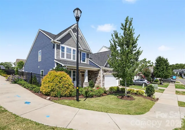 Photo 3 of Single family home for sale at 6247 Six String Ct, Fort Mill, SC 29708 | MLS# 4425602 | Listing updated on 2026-09-17