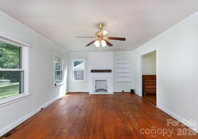 Photo 4 of Single family home for sale at 1017 Woodland Dr, Gastonia, NC 28054 | MLS# 4425603 | Listing updated on 2026-09-30