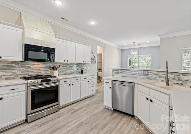 Photo 3 of Single family home for sale at 7702 Antique Cir, Waxhaw, NC 28173 | MLS# 4425605 | Listing updated on 2026-10-02