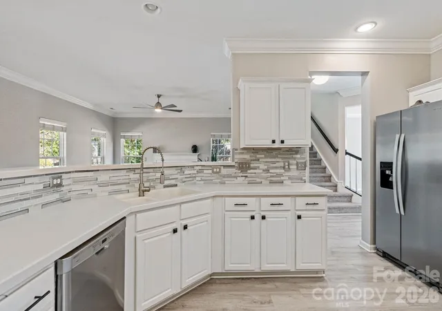 Photo 3 of Single family home for sale at 7702 Antique Cir, Waxhaw, NC 28173 | MLS# 4425605 | Listing updated on 2026-10-02