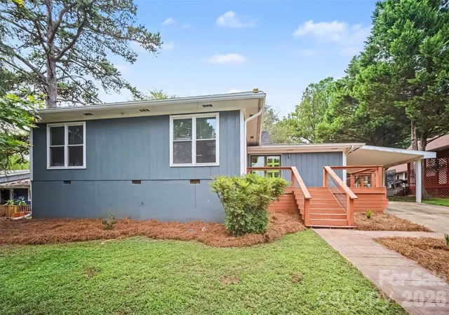 Photo 2 of Sale Pending at 1162 Molokai Dr, Fort Mill, SC 29708 | MLS# 4425607 | Listing updated on 2026-09-29