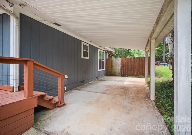 Photo 3 of Sale Pending at 1162 Molokai Dr, Fort Mill, SC 29708 | MLS# 4425607 | Listing updated on 2026-09-29