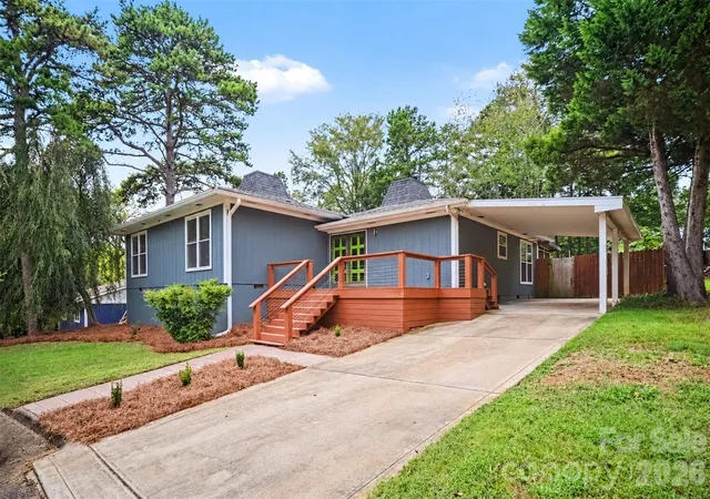 Photo 3 of Sale Pending at 1162 Molokai Dr, Fort Mill, SC 29708 | MLS# 4425607 | Listing updated on 2026-09-29