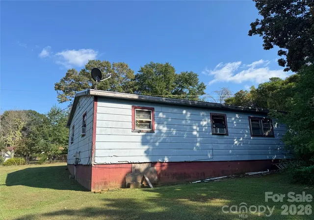 Photo 3 of Sale Pending at 111 Country Meadows Ln, Forest City, NC 28043 | MLS# 4425608 | Listing updated on 2026-10-04