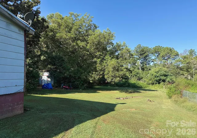 Photo 4 of Sale Pending at 111 Country Meadows Ln, Forest City, NC 28043 | MLS# 4425608 | Listing updated on 2026-10-04