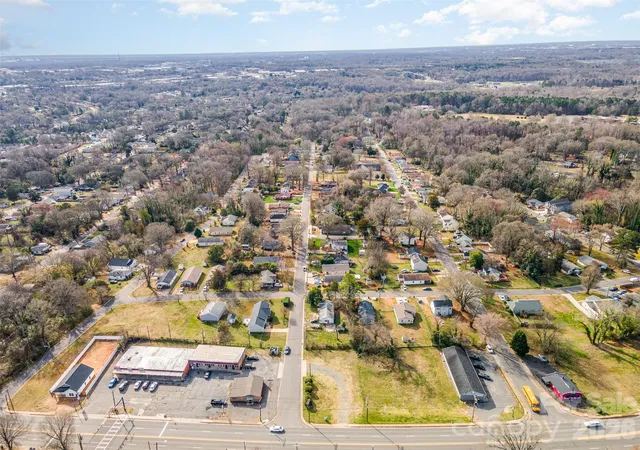 Photo 2 of Single family home for sale at 2914 Ridge Ave, Charlotte, NC 28208 | MLS# 4425618 | Listing updated on 2026-09-17