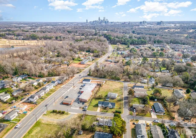 Photo 4 of Single family home for sale at 2914 Ridge Ave, Charlotte, NC 28208 | MLS# 4425618 | Listing updated on 2026-10-26