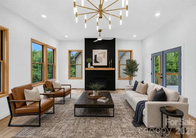 Photo 2 of Single family home for sale at 5 Bellagio Pl, Asheville, NC 28803 | MLS# 4425621 | Listing updated on 2026-10-08