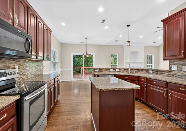 Photo 4 of Single family home for sale at 10822 Chamberlain Hall Ct, Charlotte, NC 28277 | MLS# 4425624 | Listing updated on 2026-09-17