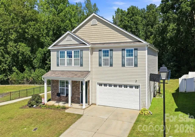 Photo 1 of Single family home for sale at 3103 Winesap Dr, Dallas, NC 28034 | MLS# 4425625 | Listing updated on 2026-10-07