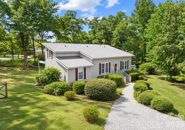 Photo 1 of Single family home for sale at 127 Kamala Rd, Kershaw, SC 29067 | MLS# 4425627 | Listing updated on 2026-10-05