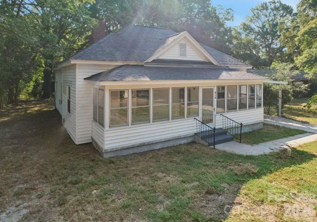 Photo 3 of Single family home for sale at 614 Hasty St, Marshville, NC 28103 | MLS# 4425629 | Listing updated on 2026-09-21