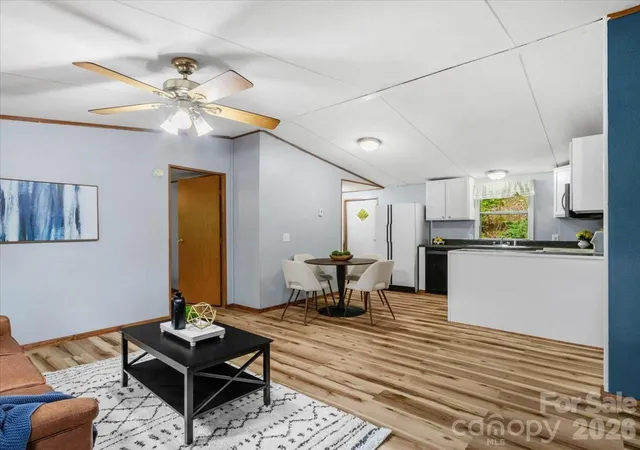 Photo 3 of Single family home for sale at 2271 Gouges Crk Rd, Spruce Pine, NC 28777 | MLS# 4425630 | Listing updated on 2026-10-12