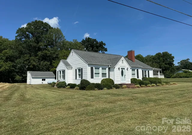 Photo 3 of Single family home for sale at 2709 Murray Rd, State Road, NC 28676 | MLS# 4425634 | Listing updated on 2026-09-24