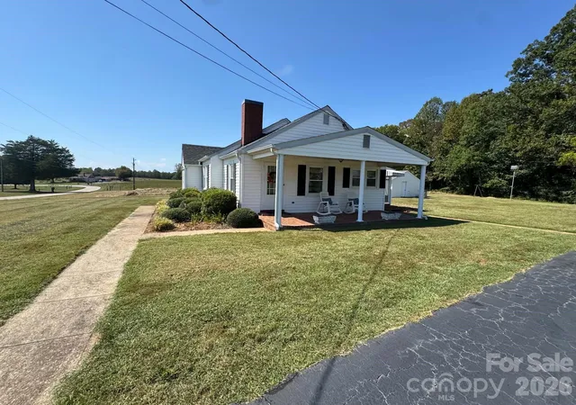 Photo 3 of Single family home for sale at 2709 Murray Rd, State Road, NC 28676 | MLS# 4425634 | Listing updated on 2026-09-24