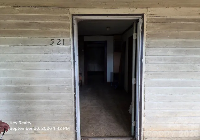 Photo 3 of Single family home for sale at 521 N Davis Ave, Newton, NC 28658 | MLS# 4425640 | Listing updated on 2026-09-22