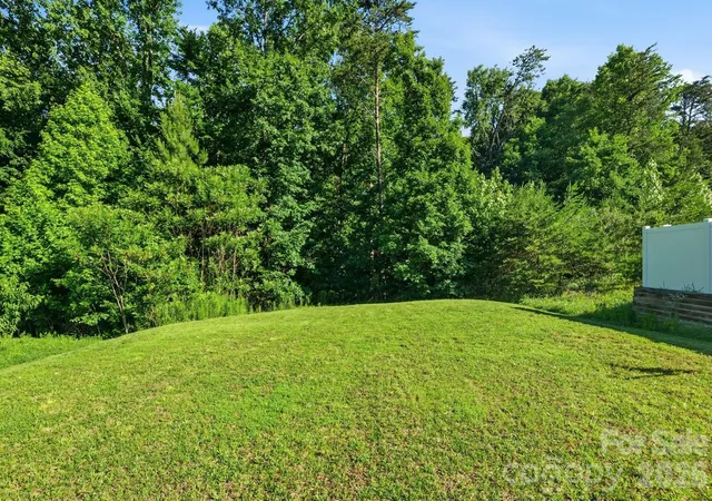 Photo 2 of Single family home for sale at 3341 Linetender Dr, Davidson, NC 28036 | MLS# 4425656 | Listing updated on 2026-09-30