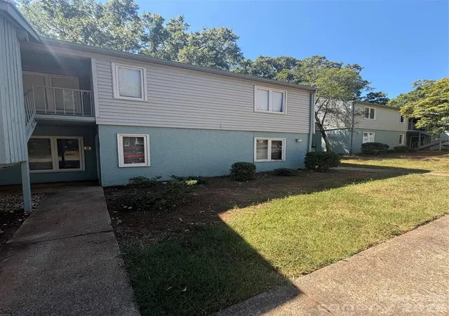 Photo 2 of Condo for sale at 1914 Meadowlark Ln #6, Charlotte, NC 28210 | MLS# 4425657 | Listing updated on 2026-09-29