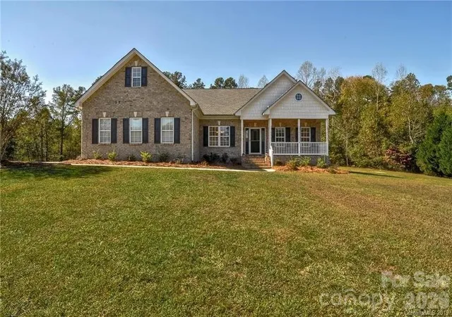 Photo 1 of Single family home for sale at 7672 Maple Blf Ln, Concord, NC 28025 | MLS# 4425660 | Listing updated on 2026-09-24
