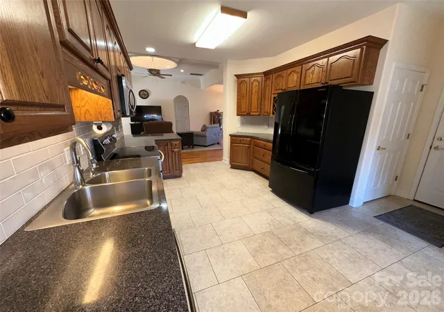 Photo 4 of Single family home for sale at 7672 Maple Blf Ln, Concord, NC 28025 | MLS# 4425660 | Listing updated on 2026-09-24