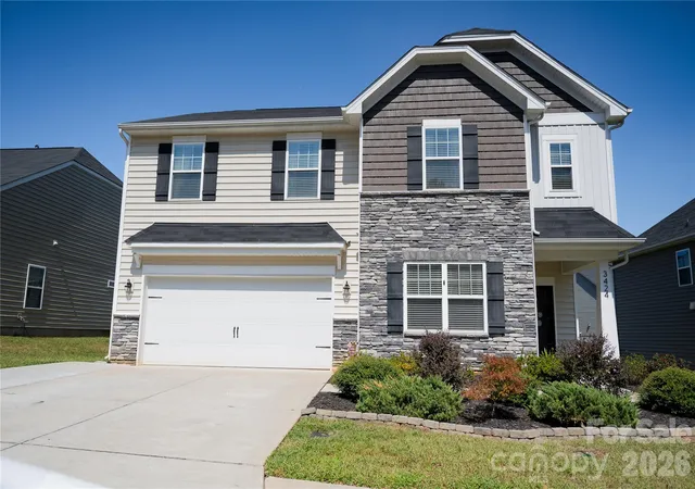 Photo 2 of Single family home for sale at 3424 Southern Red Oak Ln, Gastonia, NC 28056 | MLS# 4425663 | Listing updated on 2026-10-02