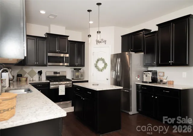 Photo 3 of Single family home for sale at 3424 Southern Red Oak Ln, Gastonia, NC 28056 | MLS# 4425663 | Listing updated on 2026-10-02