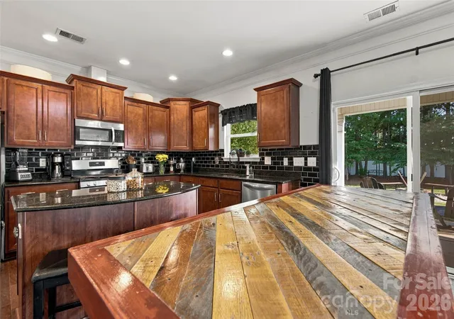 Photo 3 of Single family home for sale at 7337 Adirondack Dr, Denver, NC 28037 | MLS# 4425673 | Listing updated on 2026-09-29